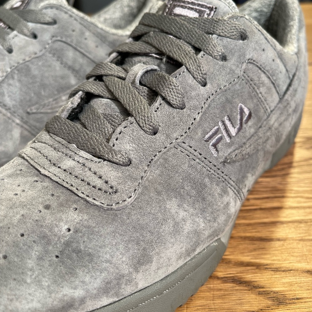 FILA ORIGINAL FITNESS PREMIUM GRAY SUEDE CASUAl LIFESTYLE SNEAKERS M SIZE US10